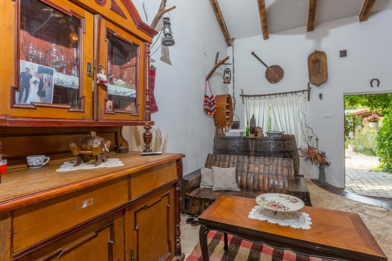 Villa Kuca Za Odmor Joko I Jeka Bogatić Exterior foto